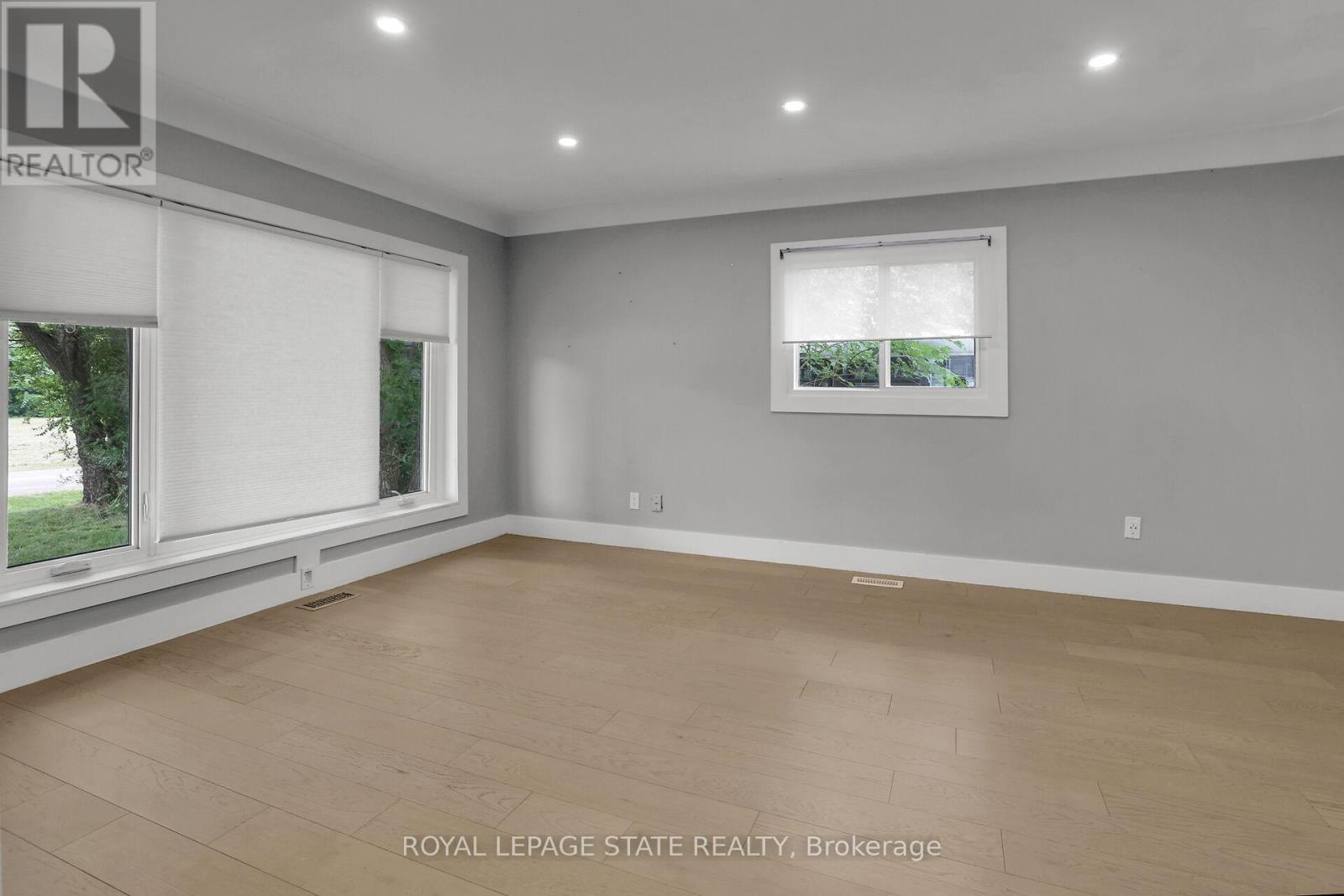 6 LINCOLN AVENUE - 13