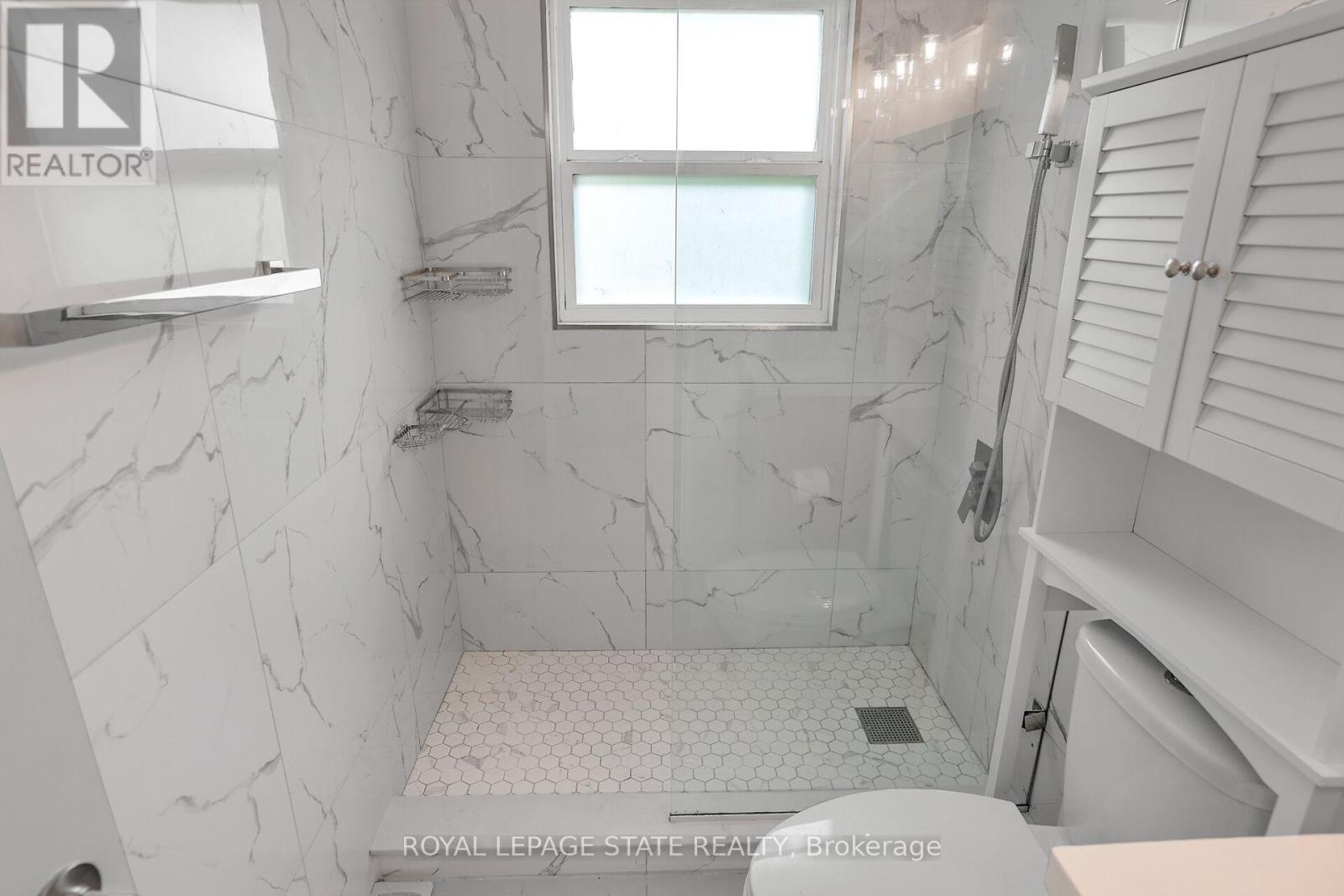 6 LINCOLN AVENUE - 23