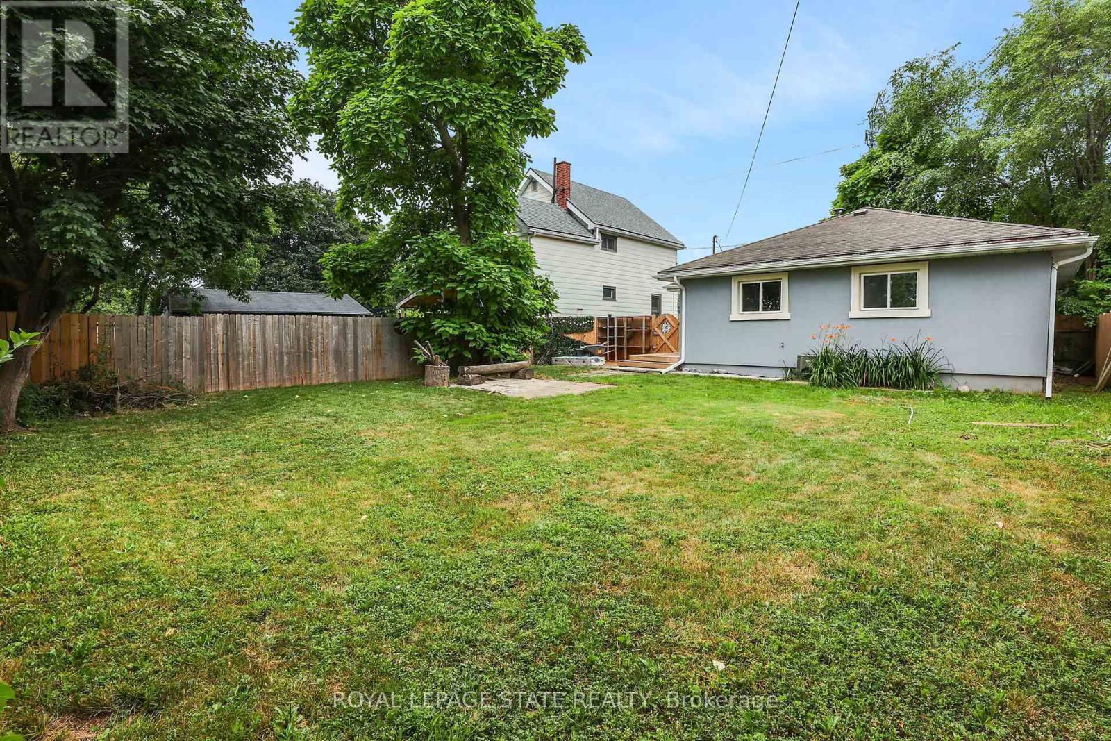 6 LINCOLN AVENUE - 26