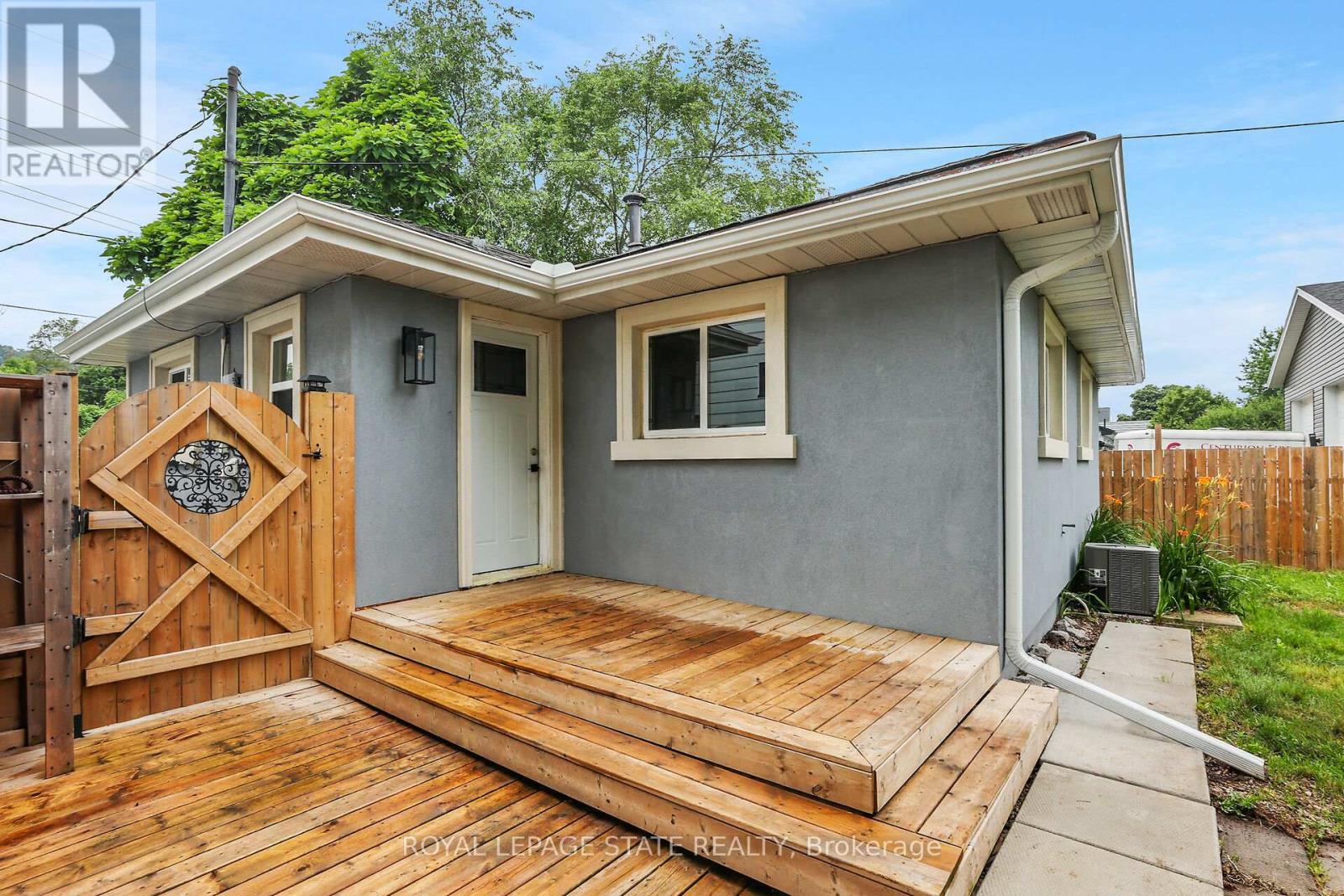 6 LINCOLN AVENUE - 30