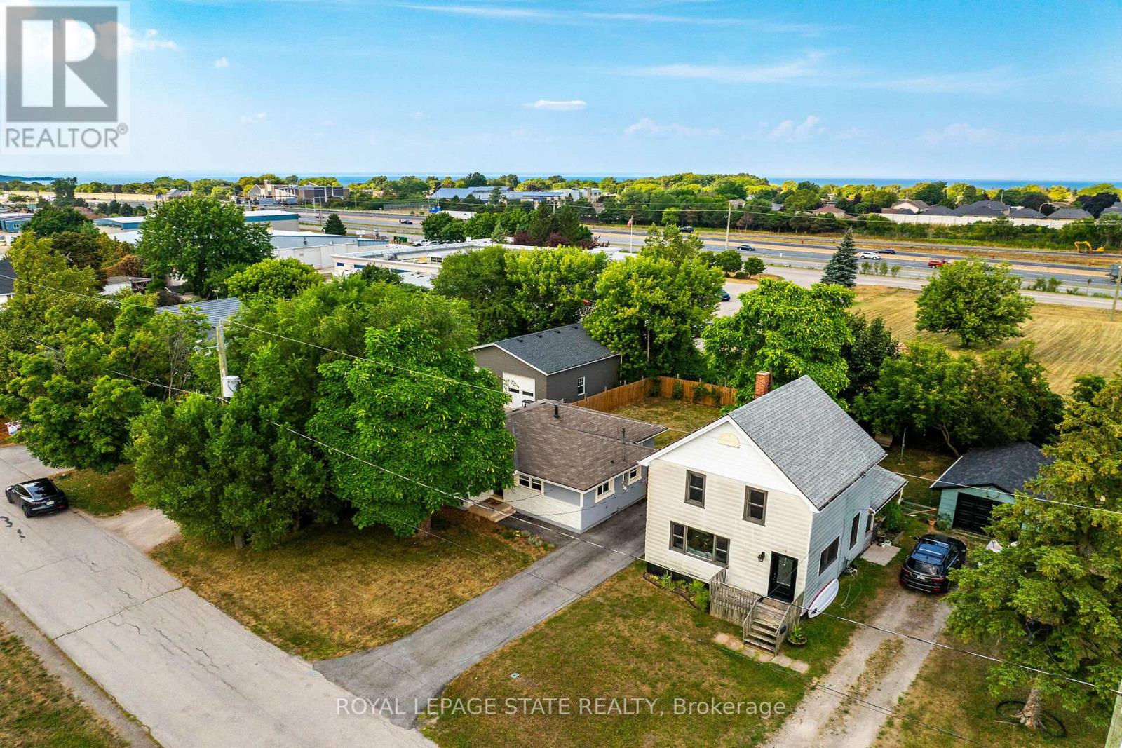 6 LINCOLN AVENUE - 32