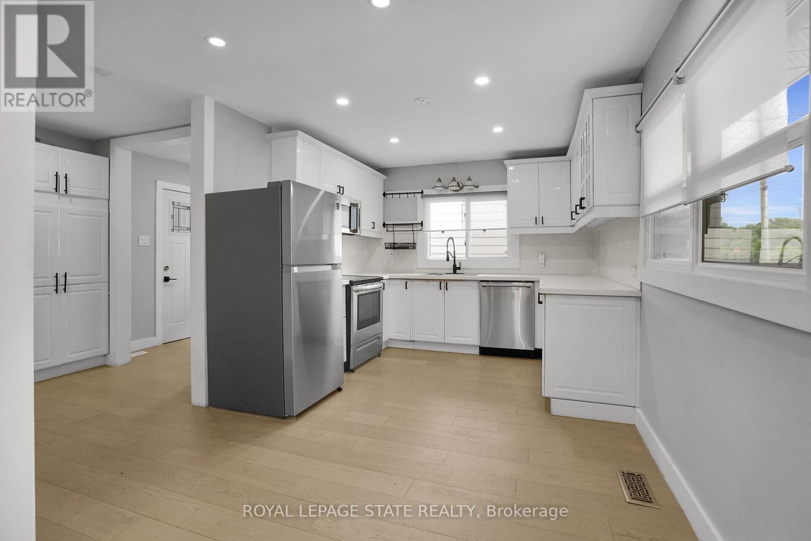 6 LINCOLN AVENUE - 7