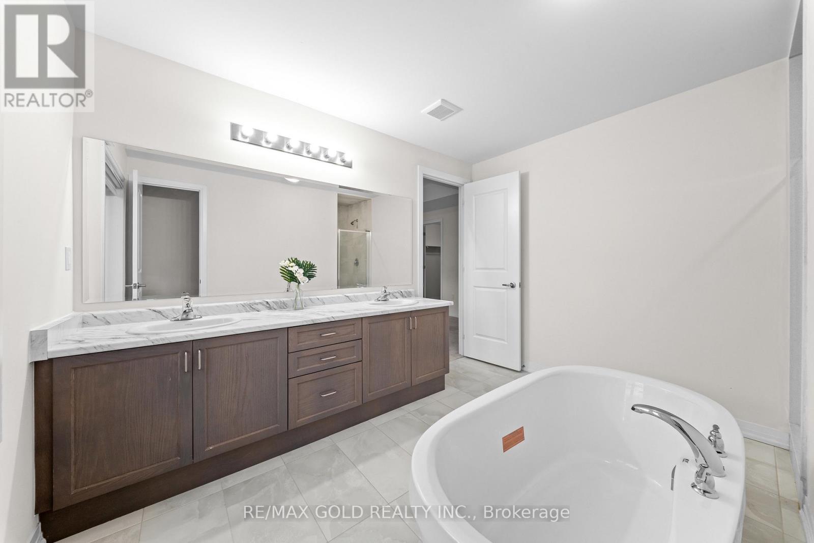 27 SPIERS ROAD - 34
