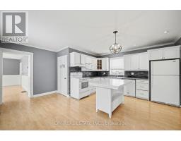 Kitchen - 76 Main Street E, Mapleton, ON N0G1P0 Photo 11
