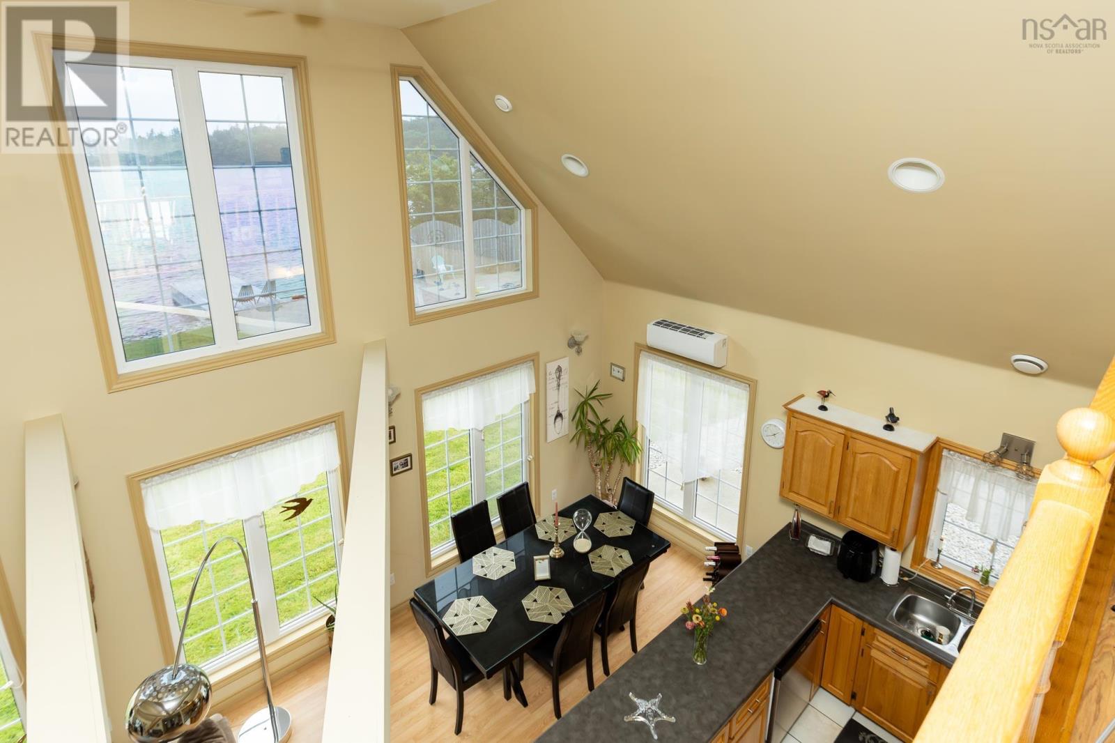 65 Tom's Way - 16
