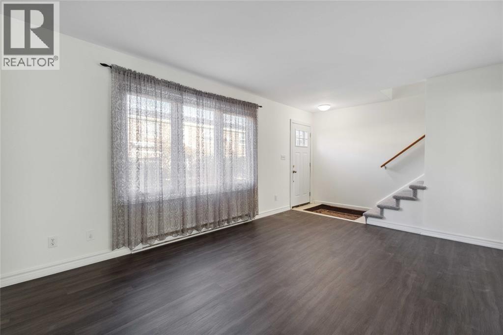 #3 885 Carleton Place, Sarnia, Ontario, N7T3V8, Sarnia, Ontario — photo 4 of 5
