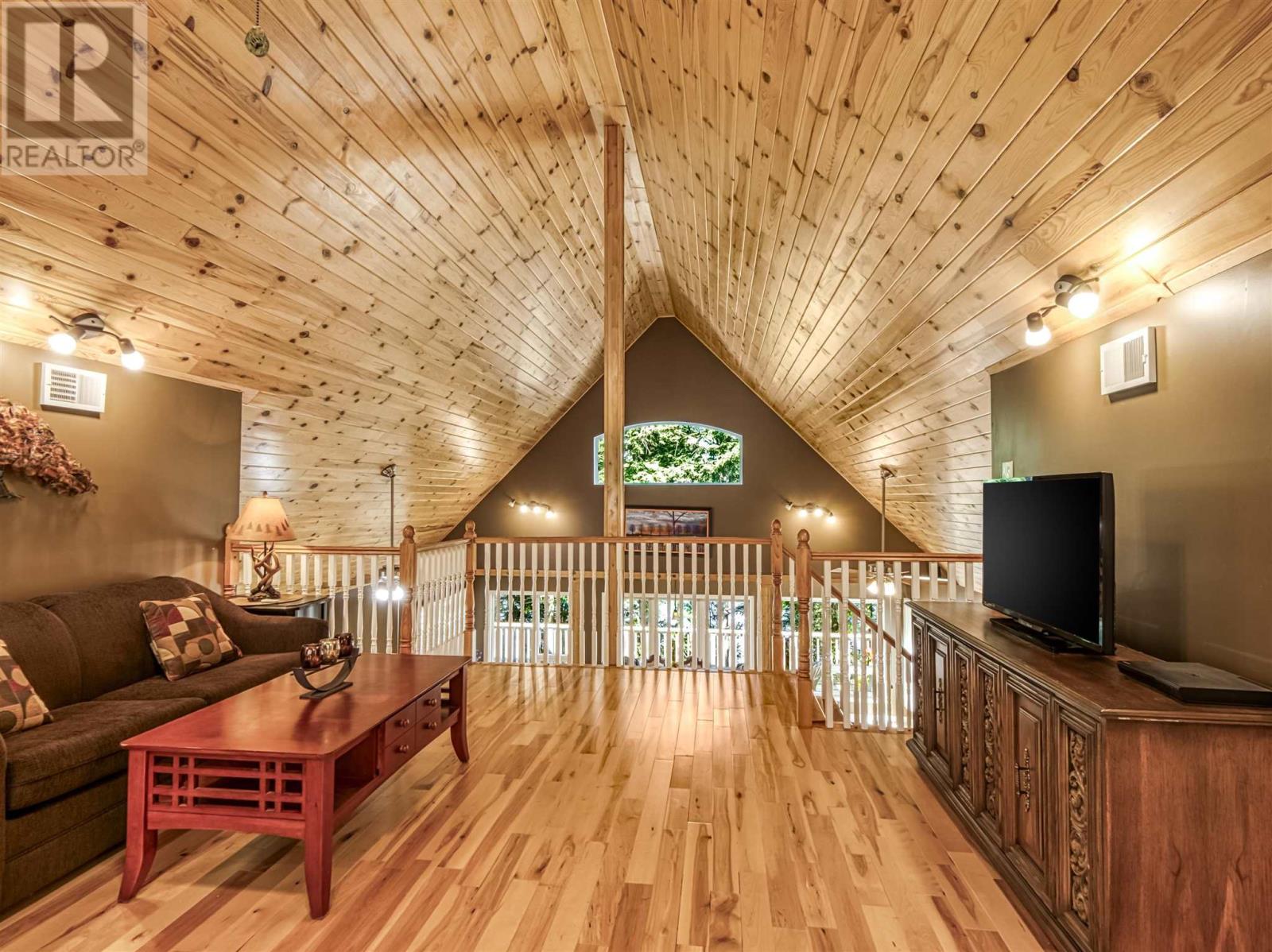 564 Dunlop Shores RD - Image 32