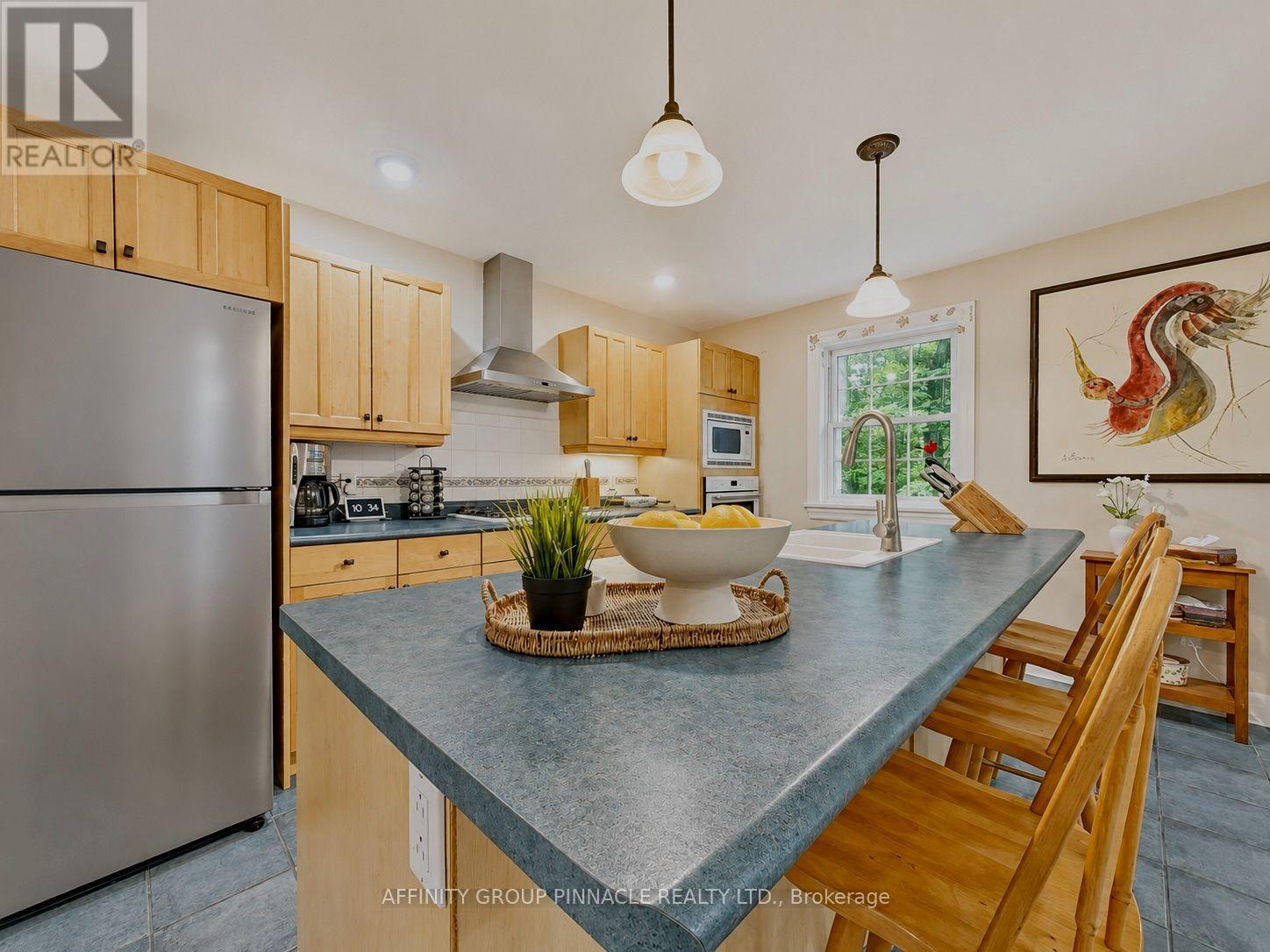 38 WESTVIEW DRIVE - 13