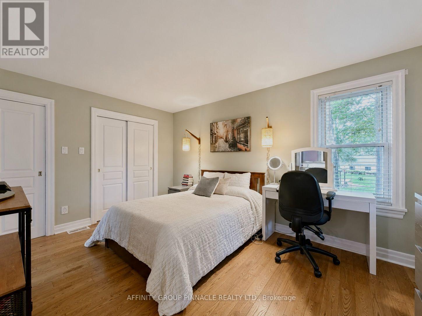 38 WESTVIEW DRIVE - 26