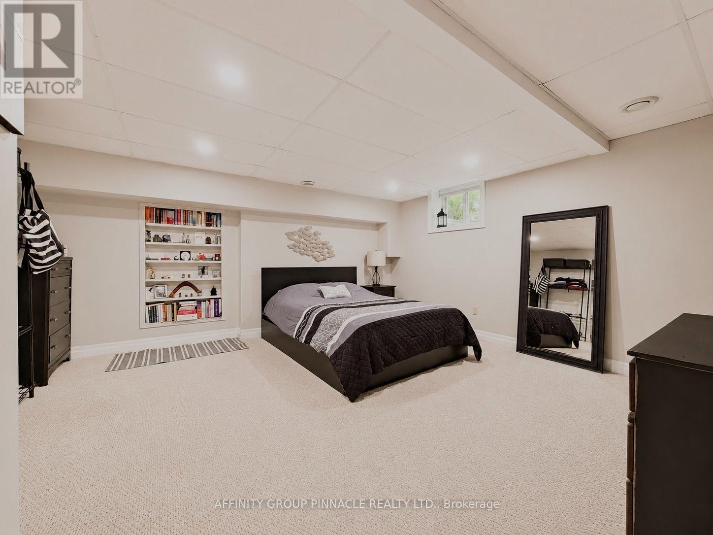 38 WESTVIEW DRIVE - 32