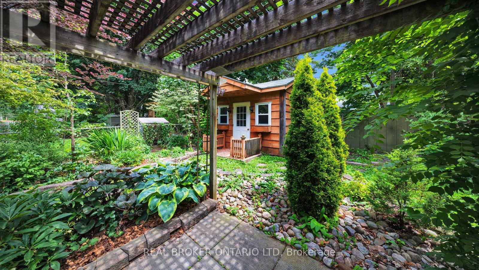 74 STERLING STREET - Image 37