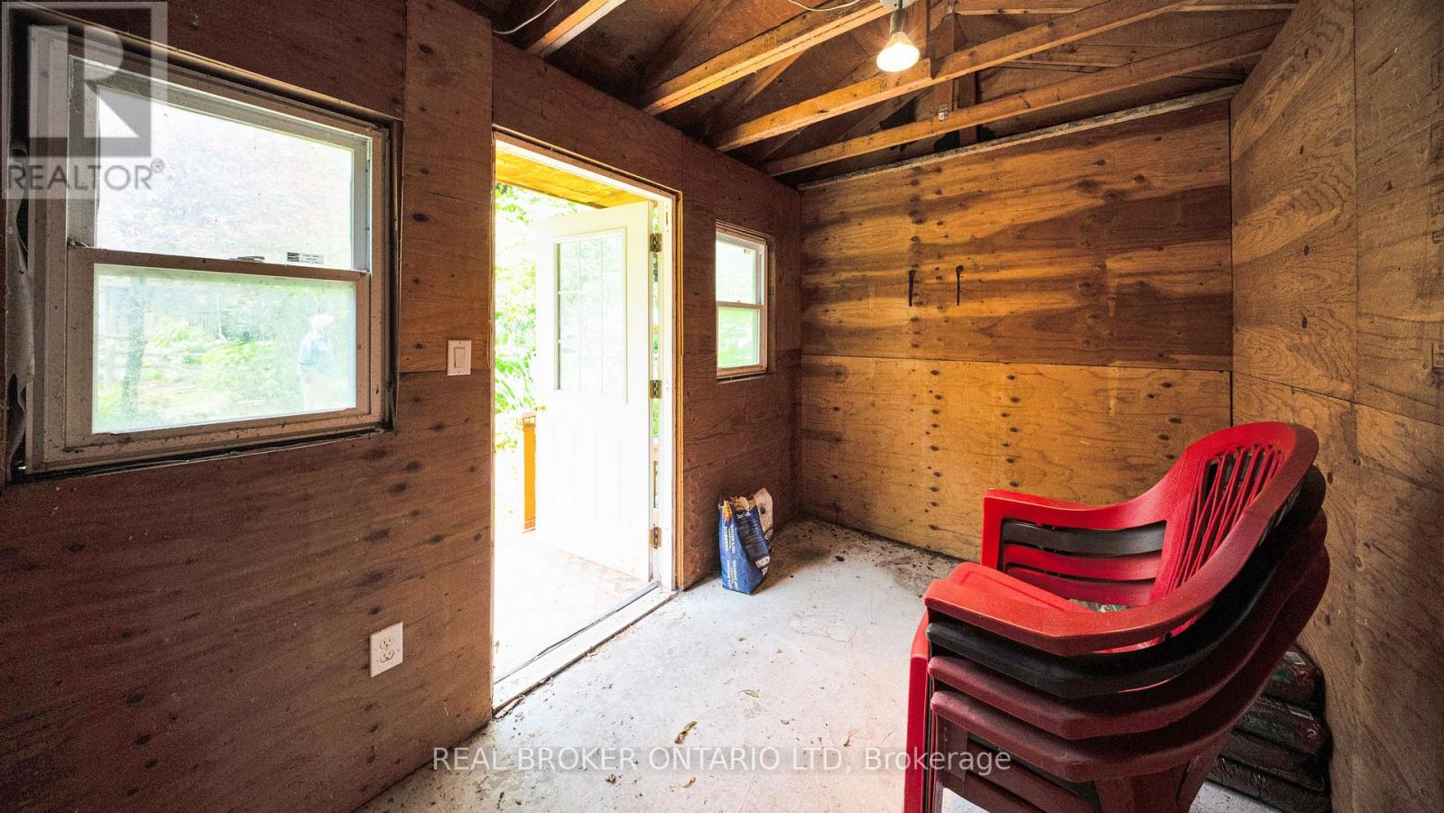 74 STERLING STREET - Image 39