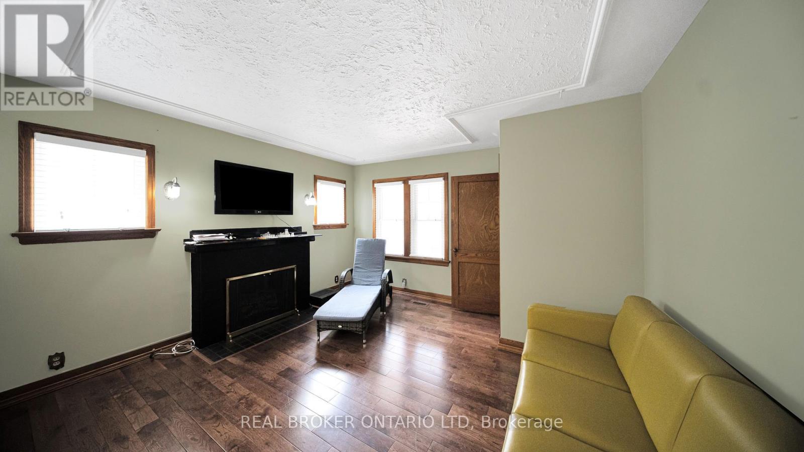 74 STERLING STREET - Image 5