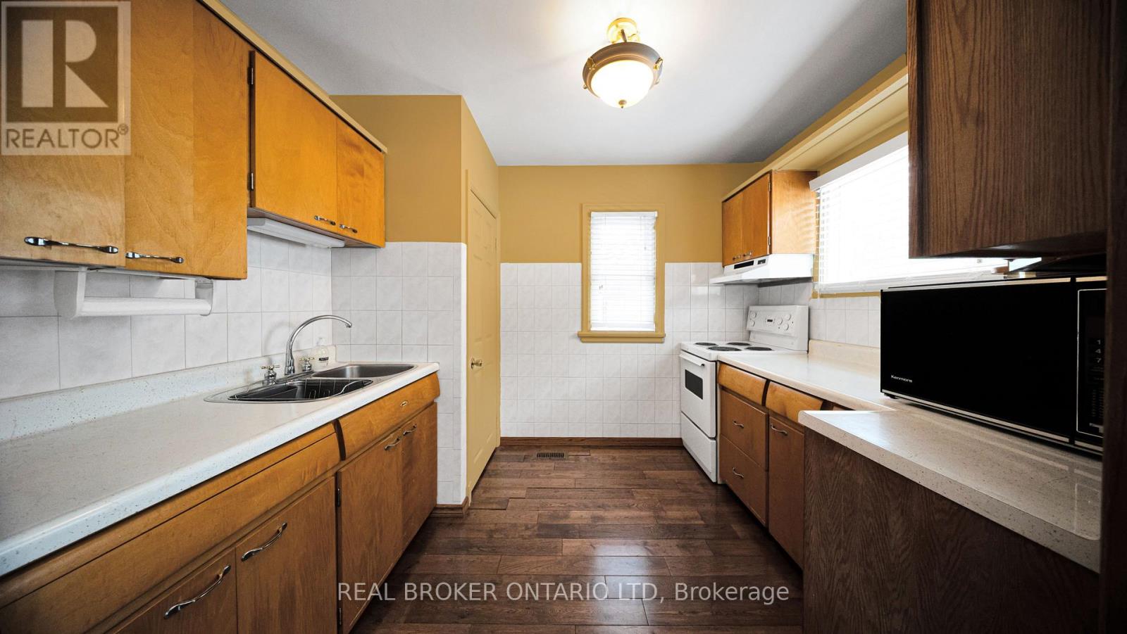 74 STERLING STREET - Image 9