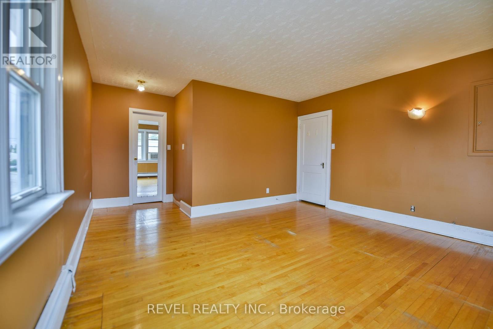 392 PATRICIA BOULEVARD - Image 29
