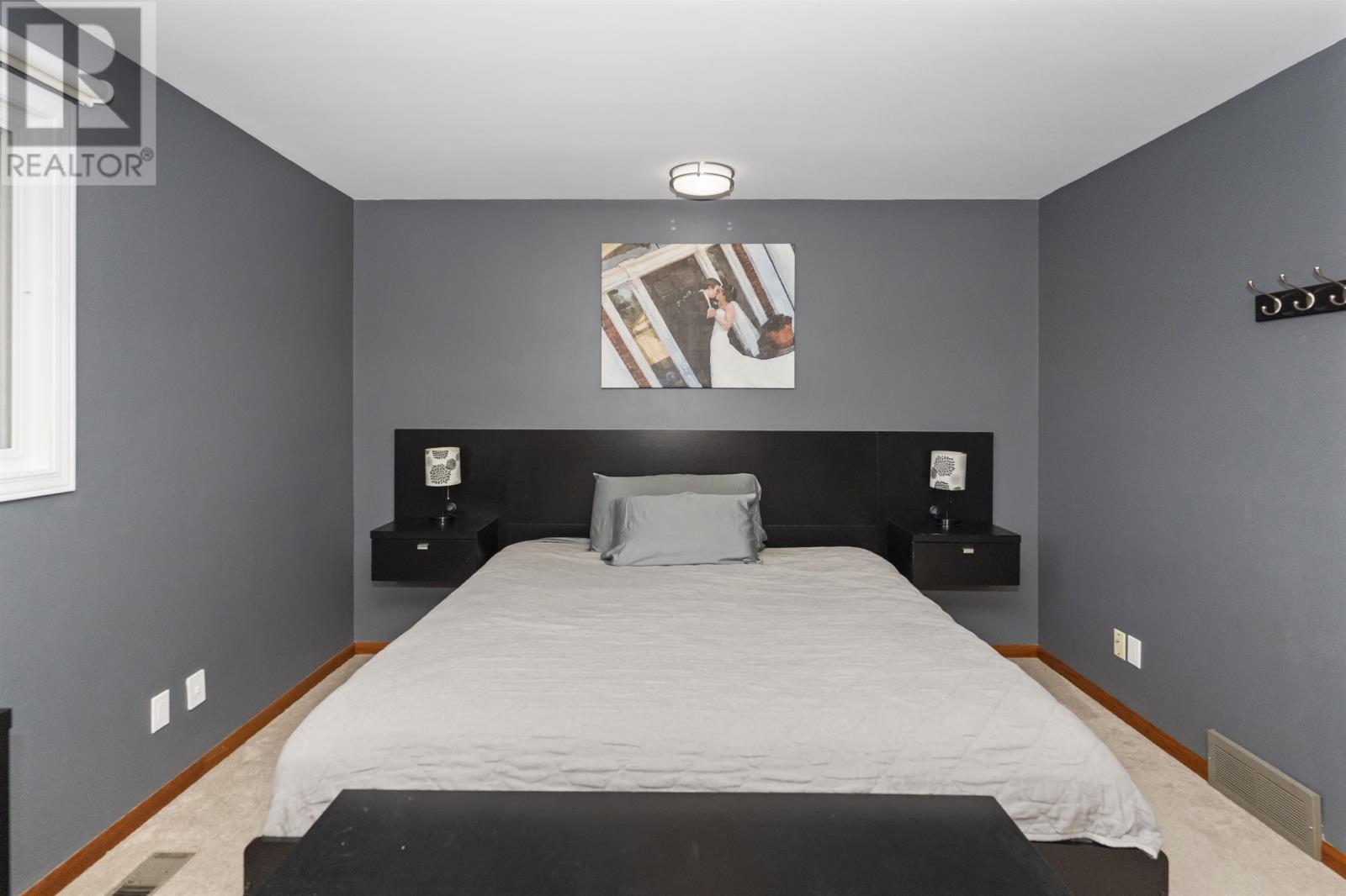 556 Laurentian DR - 25