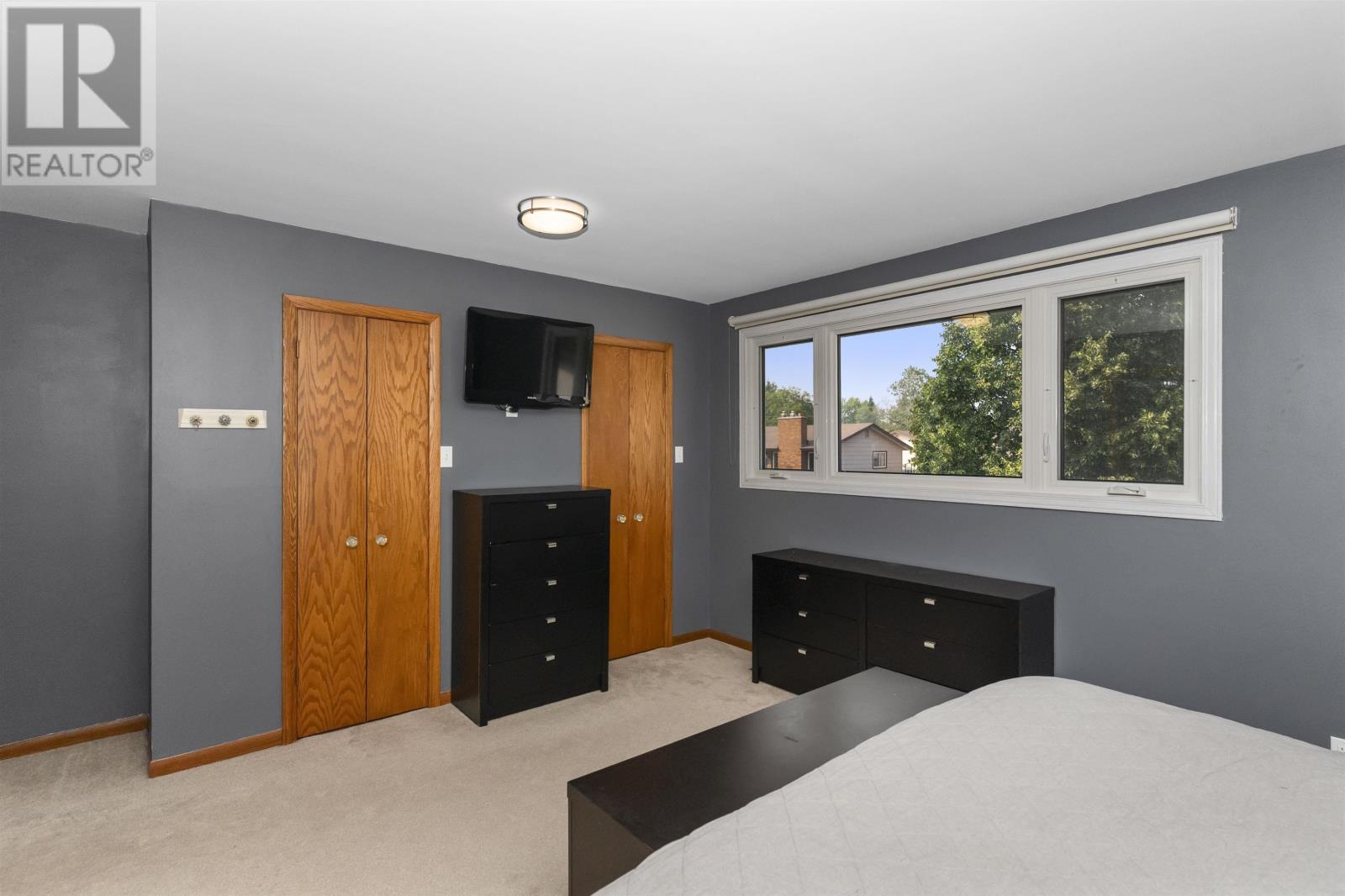 556 Laurentian DR - 24