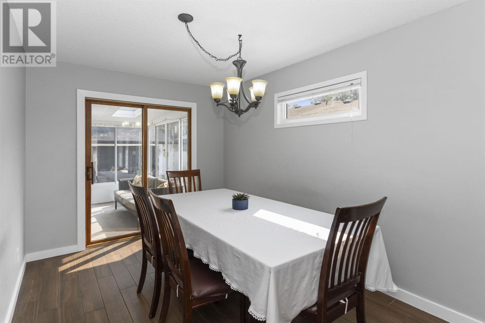 556 Laurentian DR - 16