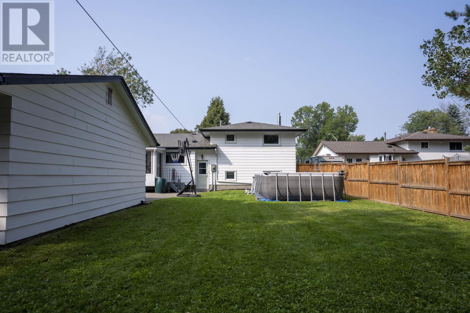 556 Laurentian DR - Image 40