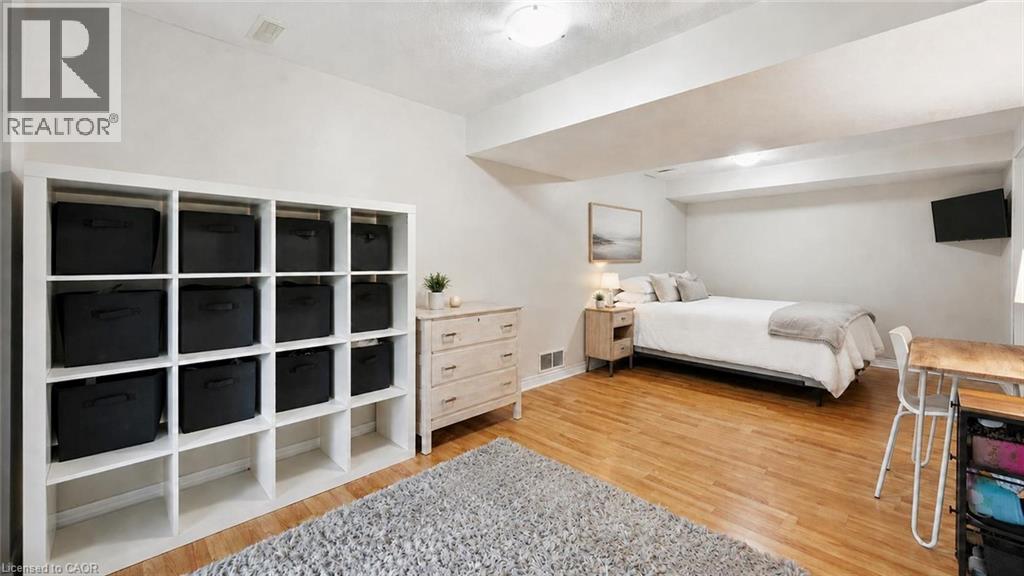 #21 31 SCHRODER Crescent - 15