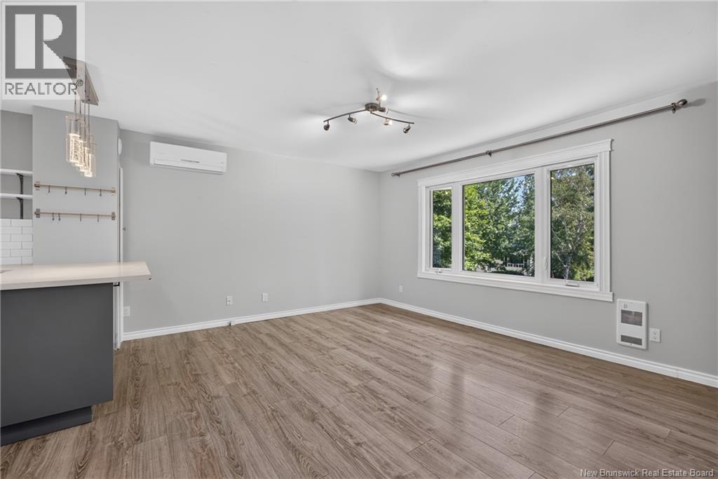 880 Glengarry Place - Image 10