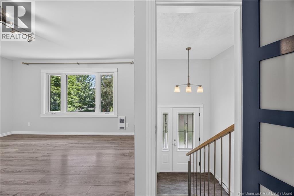880 Glengarry Place - 11