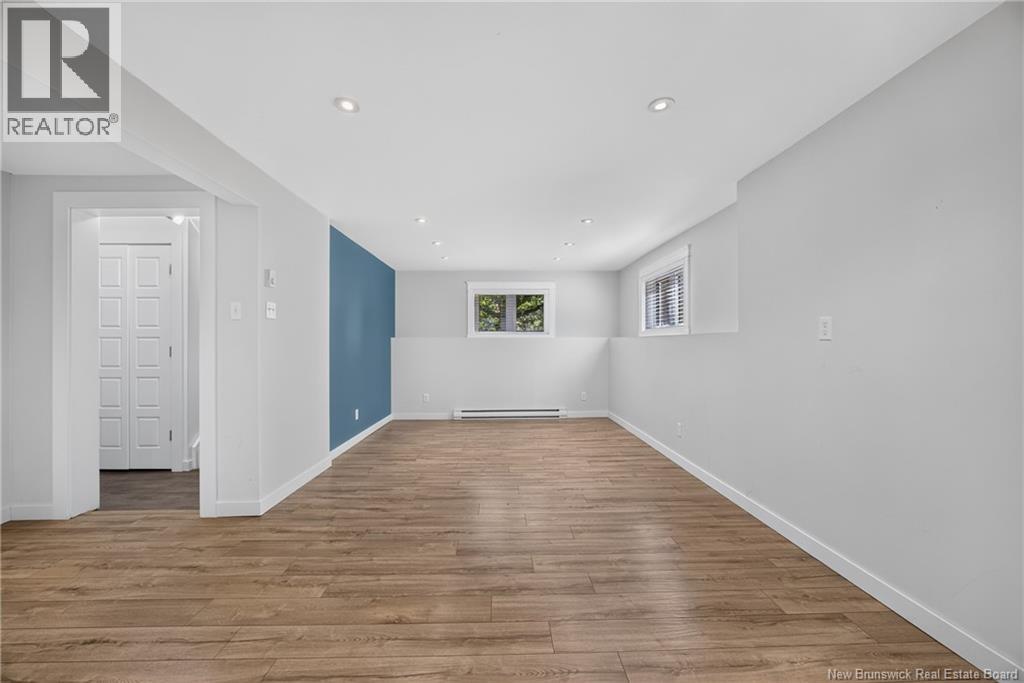 880 Glengarry Place - Image 18