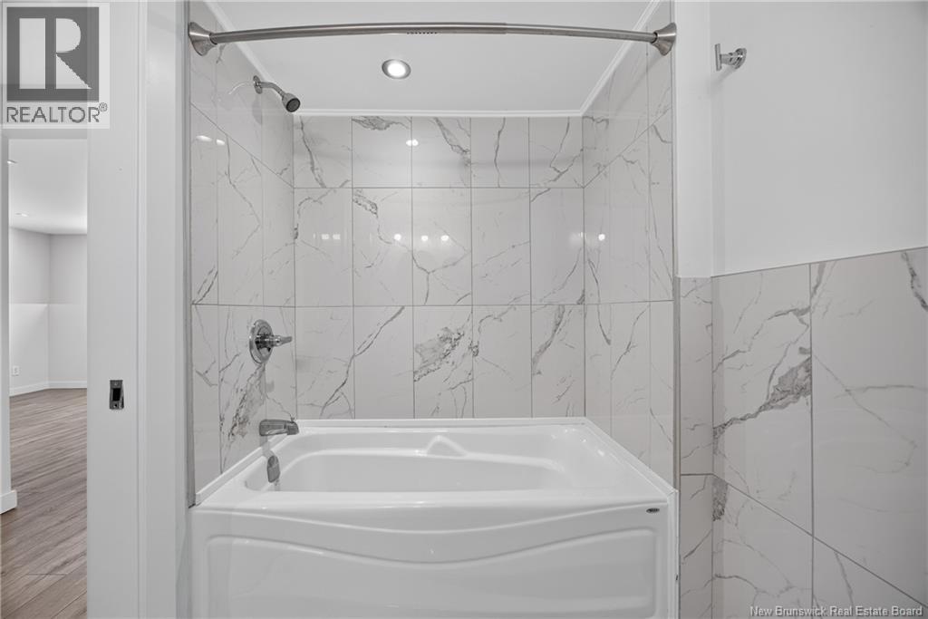 880 Glengarry Place - Image 25