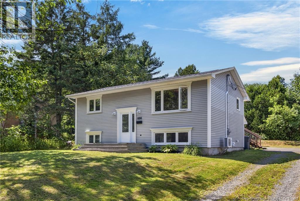 880 Glengarry Place - Image 28