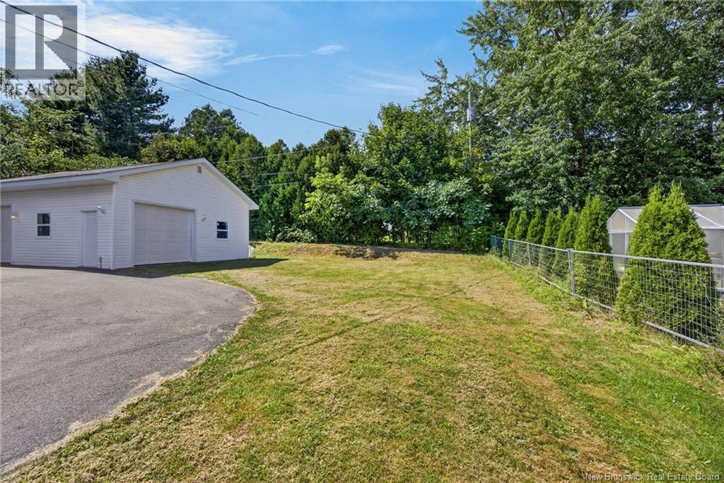 880 Glengarry Place - Image 30