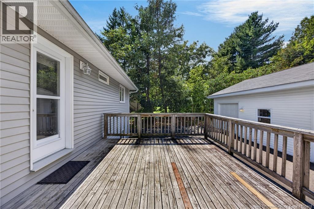 880 Glengarry Place - 32