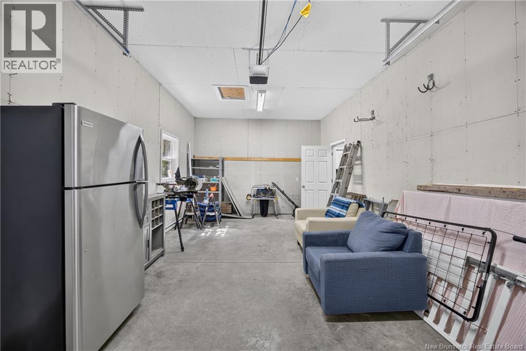 880 Glengarry Place - Image 34