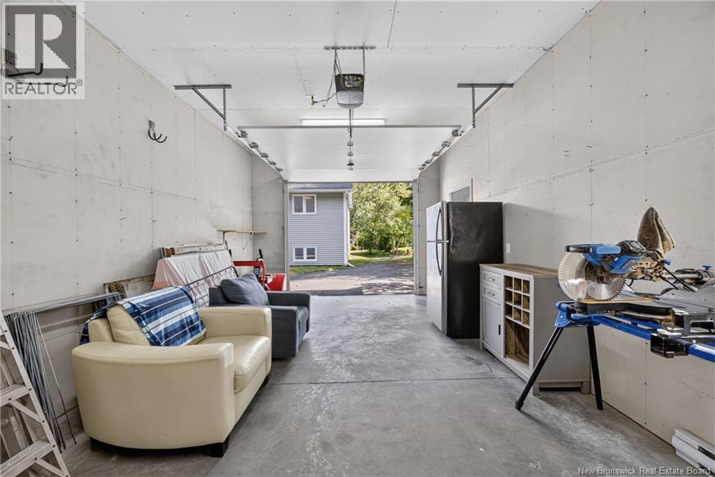 880 Glengarry Place - Image 35