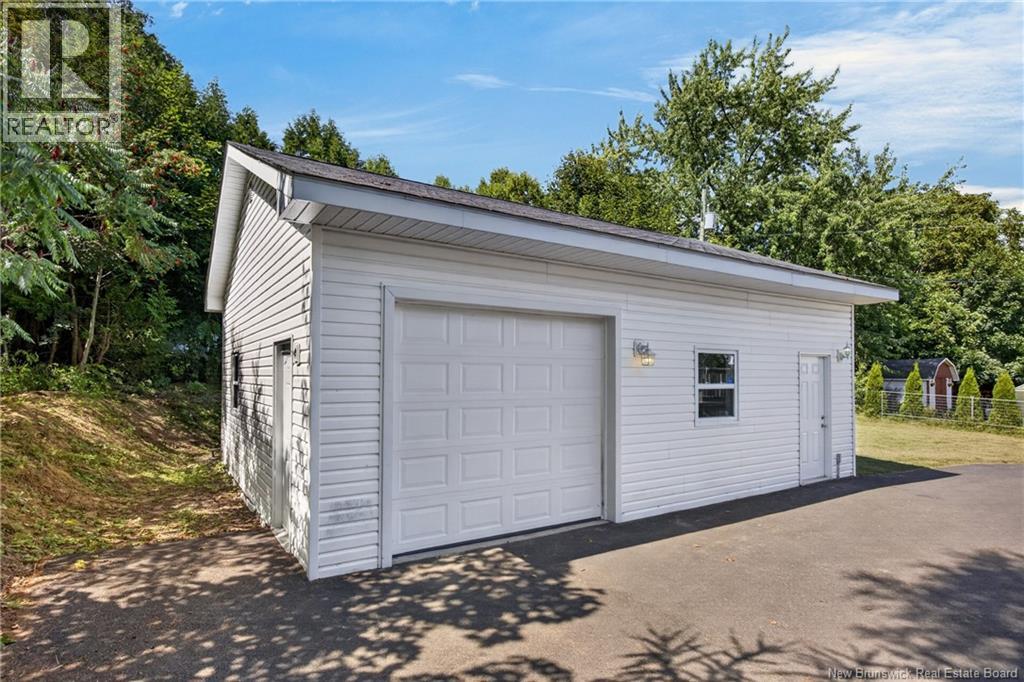 880 Glengarry Place - 38