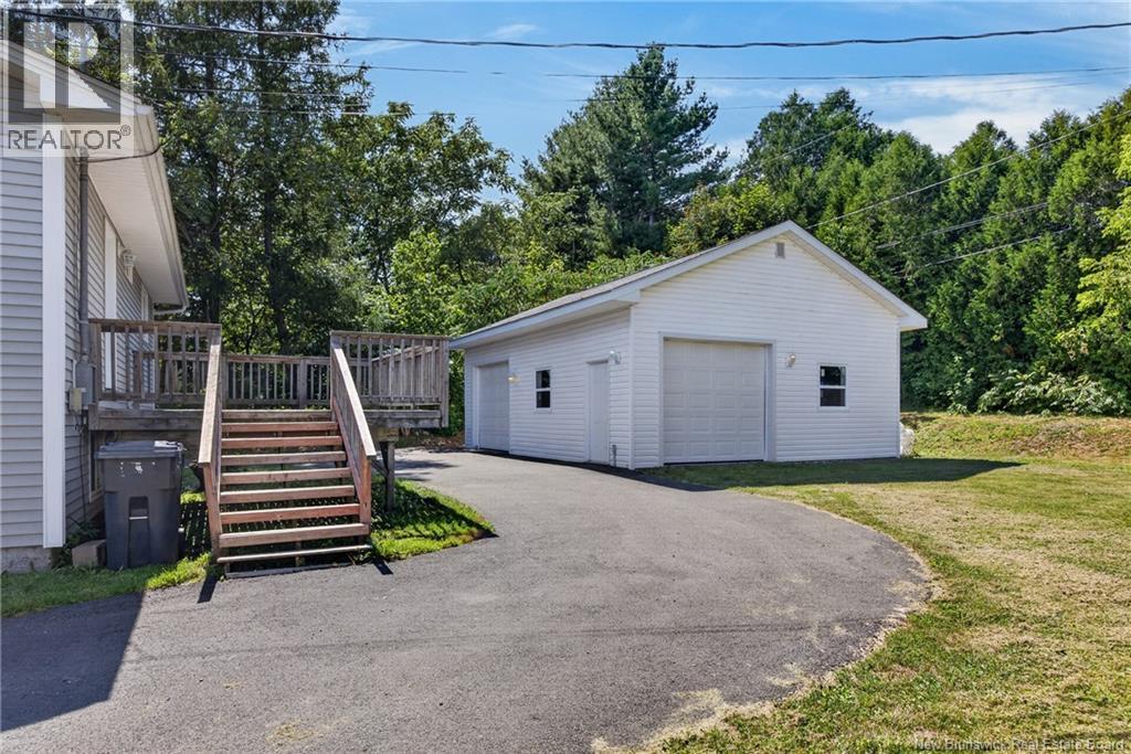 880 Glengarry Place - 5