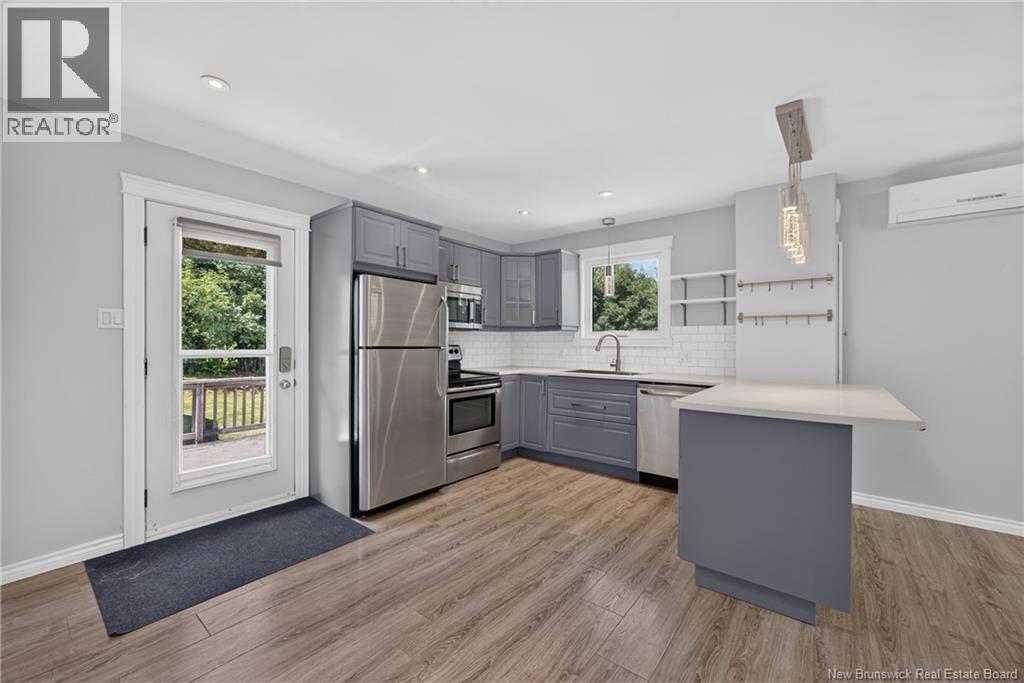 880 Glengarry Place - Image 6