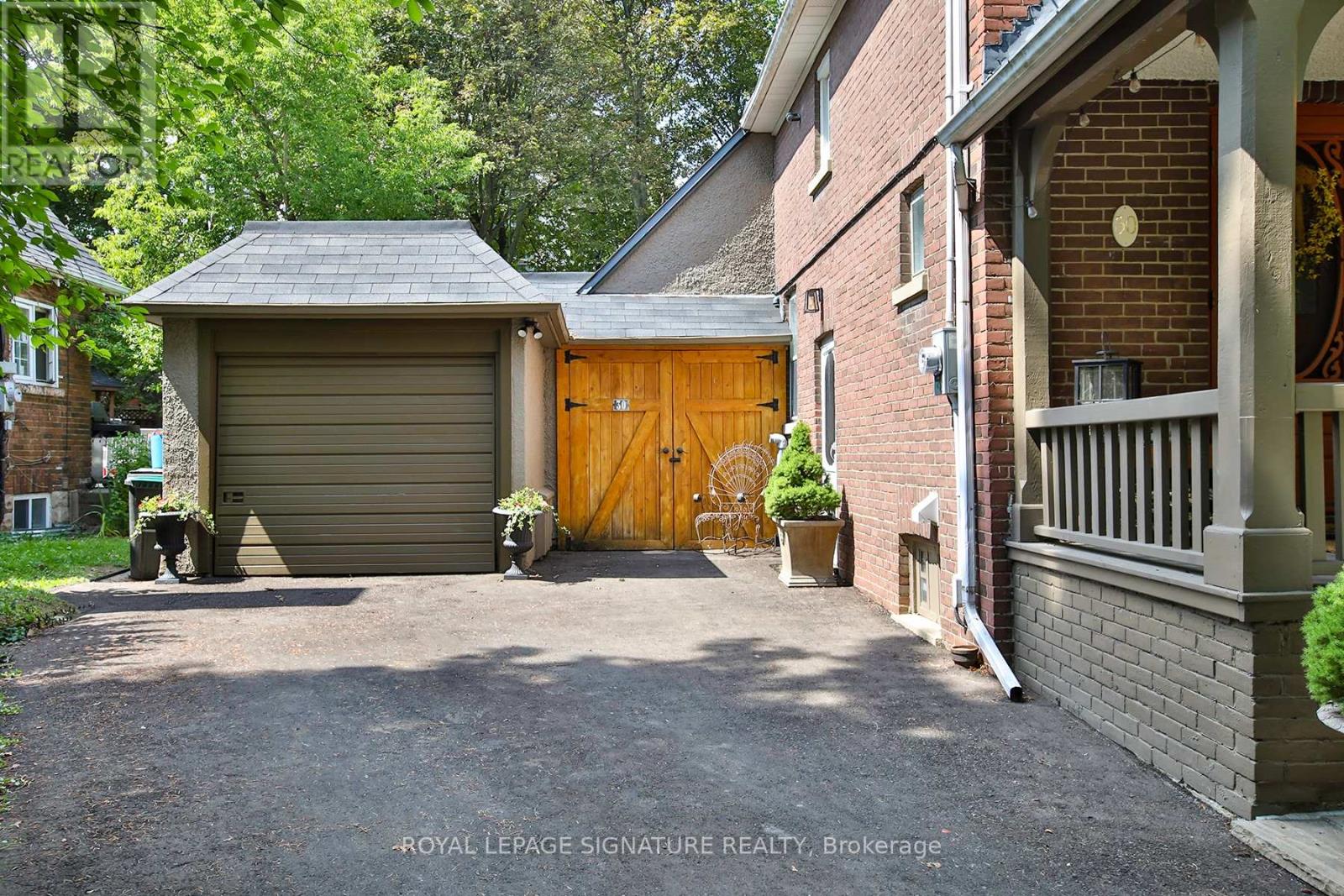30 KELSONIA AVENUE - 35