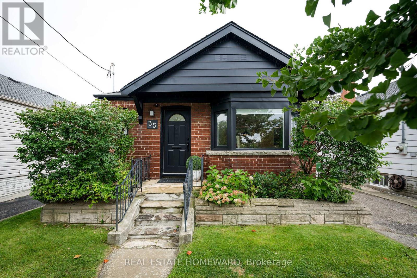 Photo of 35 Memorial Park Avenue
