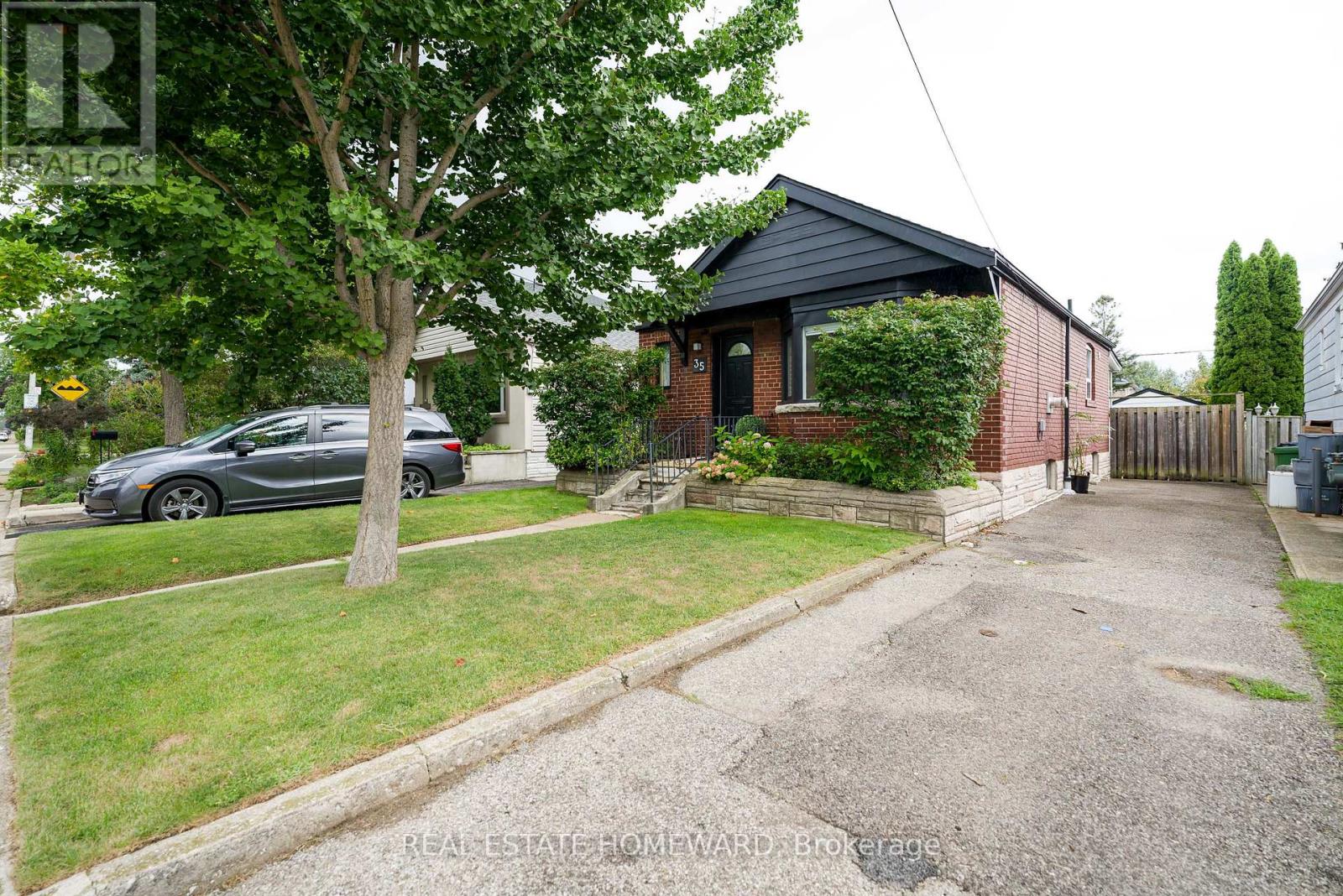 35 MEMORIAL PARK AVENUE - 20