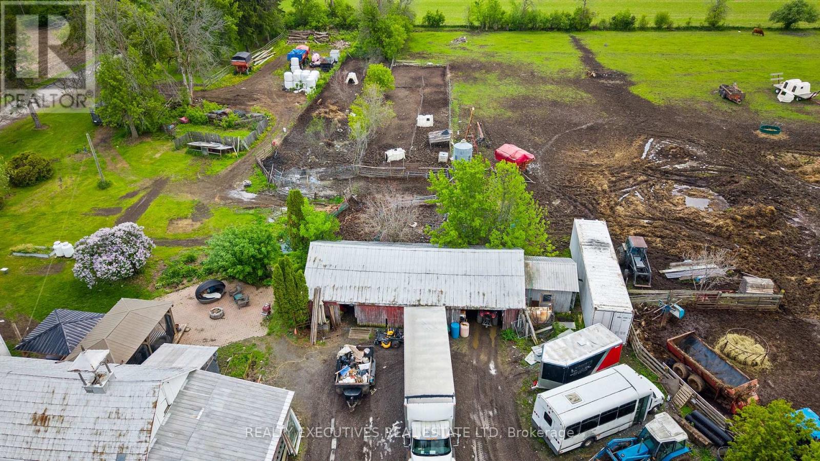12689 RIVER ROAD - Image 34