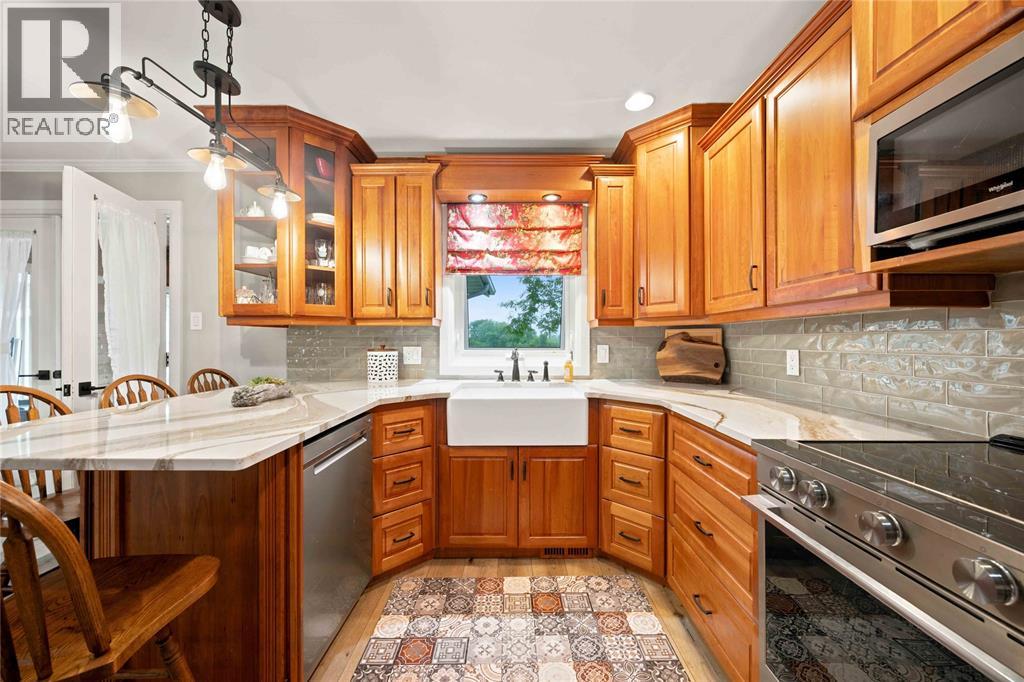 392 JULIE COURT - 17