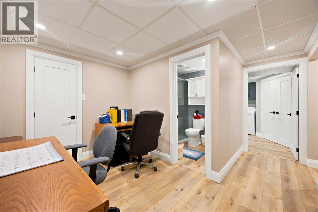 392 JULIE COURT - 29