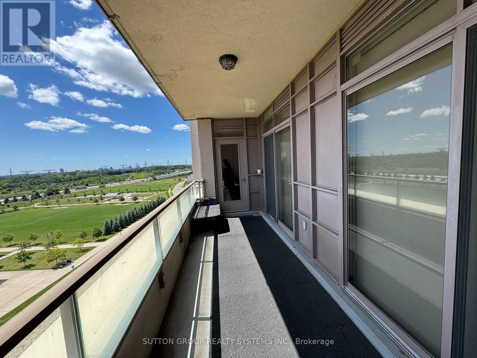 #LPH5 39 GALLERIA PARKWAY - 14