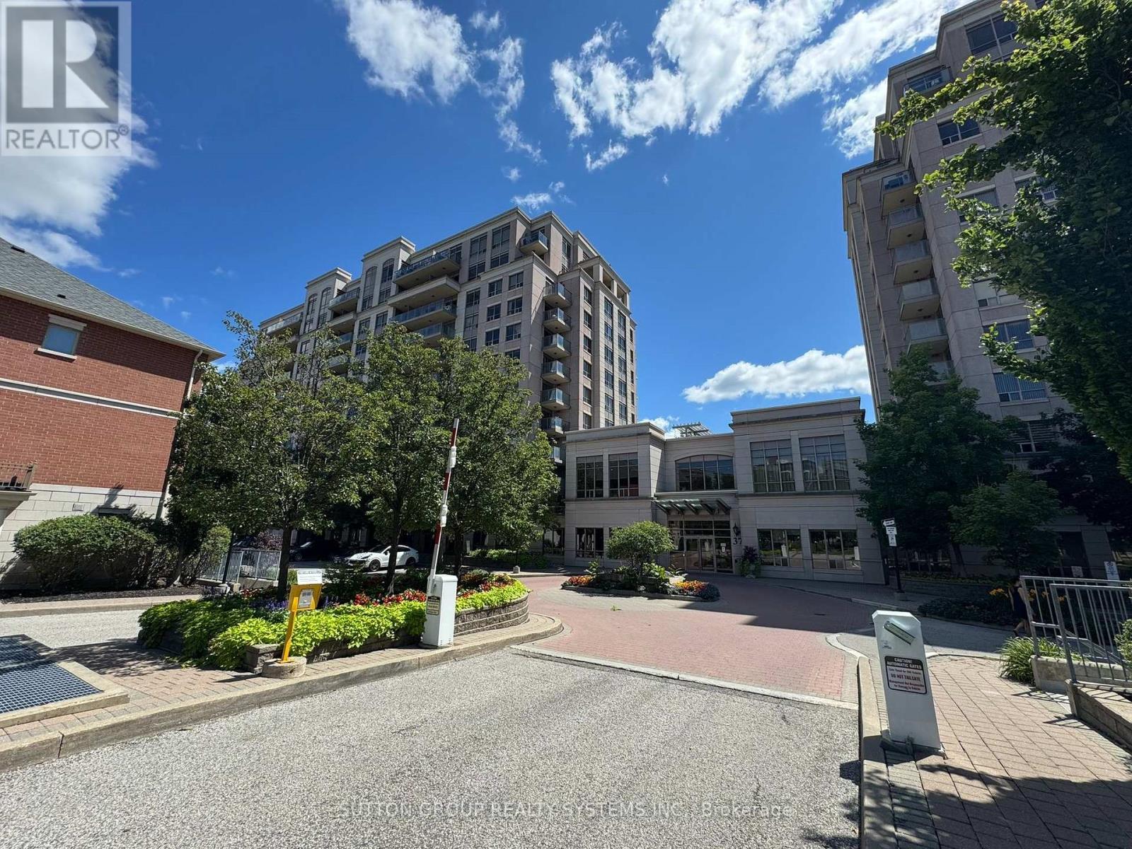 #LPH5 39 GALLERIA PARKWAY - 2