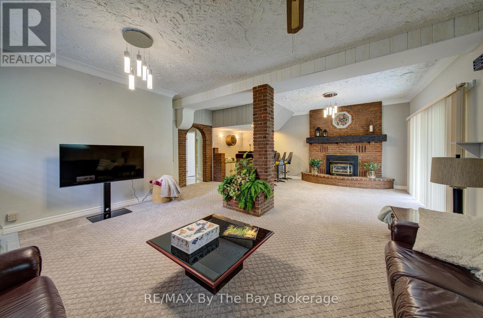 93 FREDERICK DRIVE - Image 27