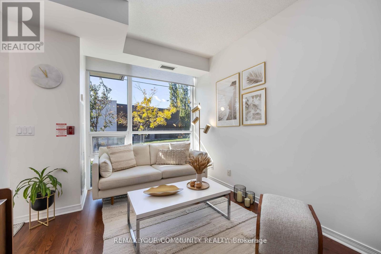 #102 15 LEGION ROAD - 10