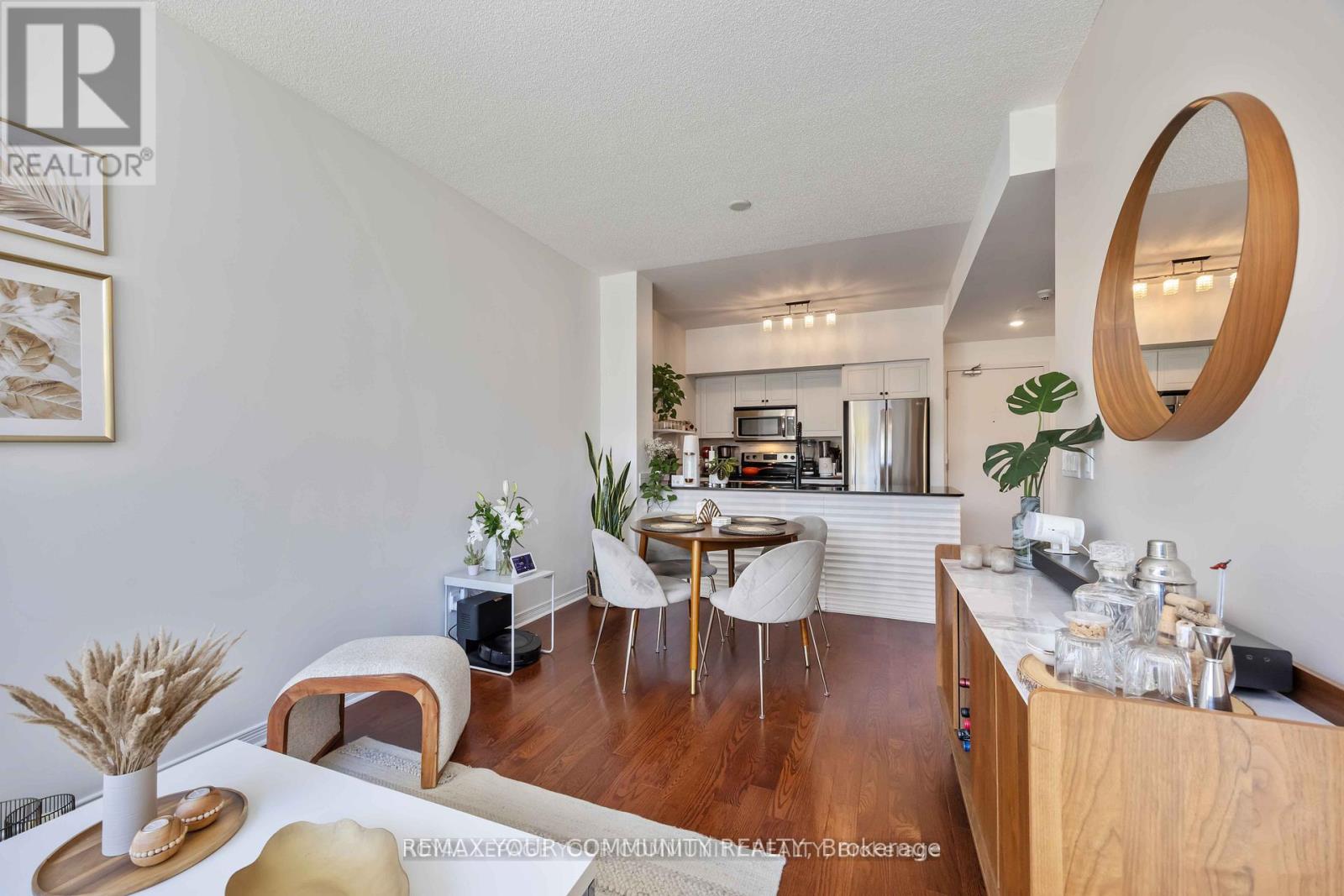#102 15 LEGION ROAD - 12