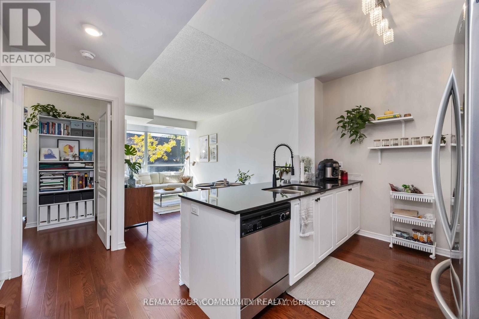 #102 15 LEGION ROAD - 18