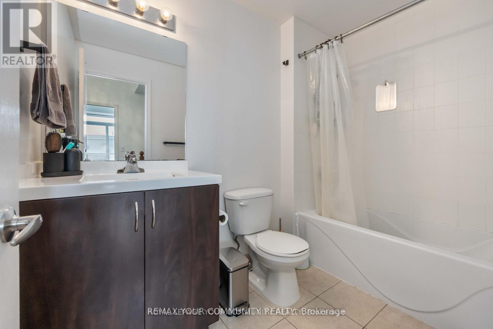 #102 15 LEGION ROAD - Image 27