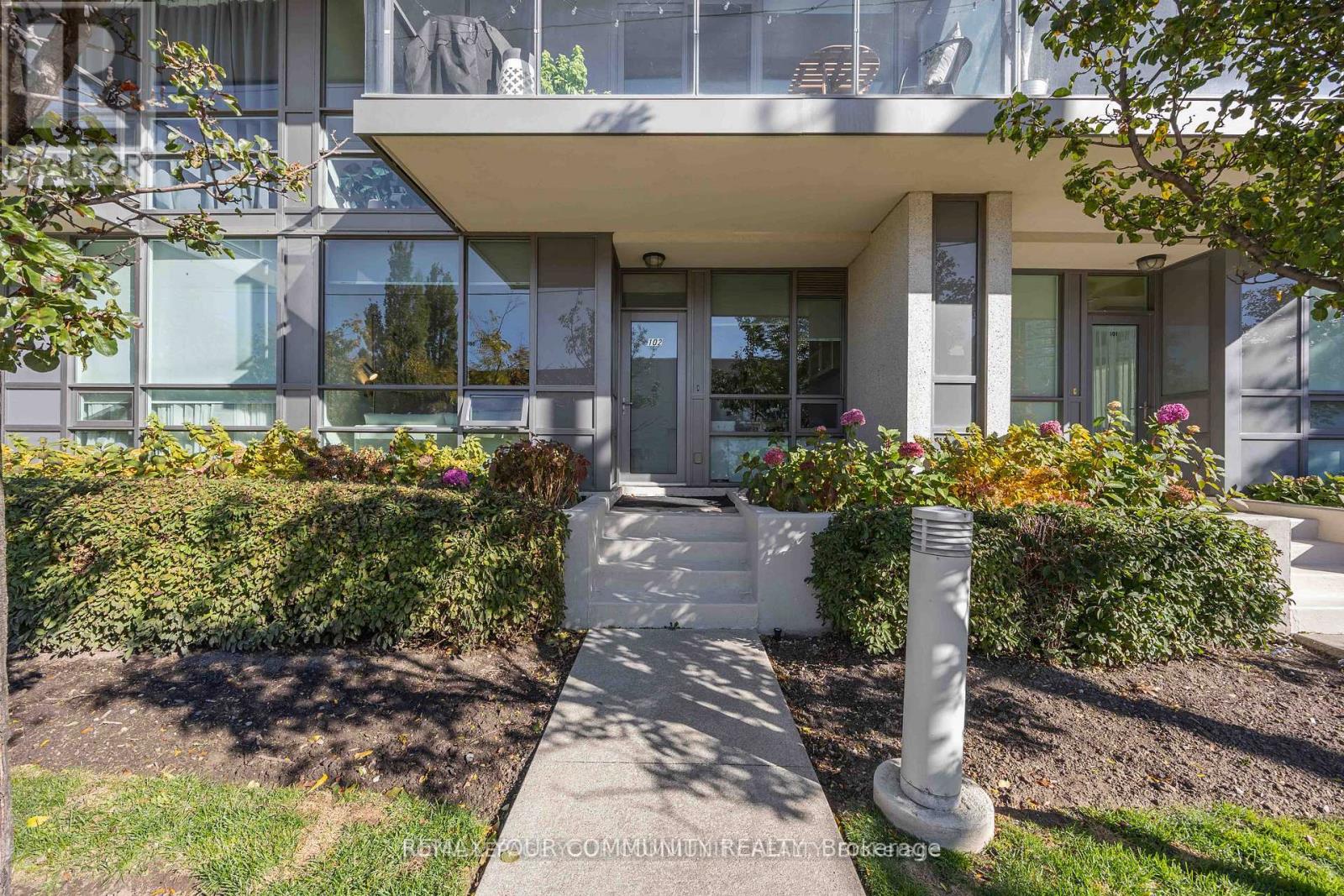#102 15 LEGION ROAD - 3